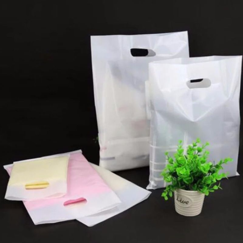 Kaasaskantavate kilekottide paigaldamine Plastik ostukotid